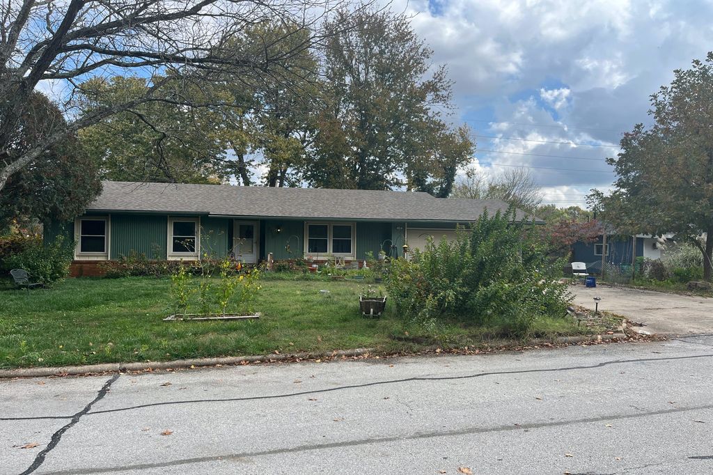 2210 S Oak Grove Ave, Springfield, MO 65804 Trulia