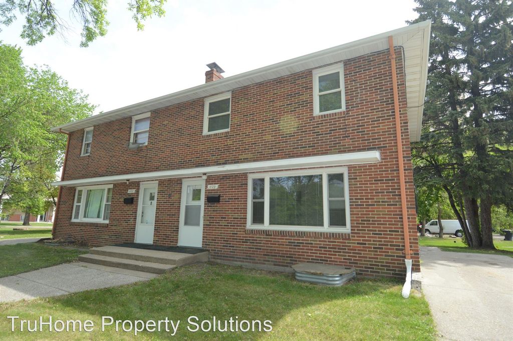 1120 N 23rd St, Grand Forks, ND 58203