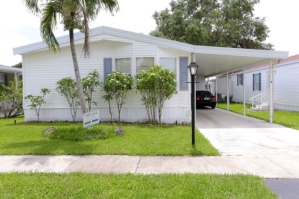 12850 Estates Rd #84-9C, Davie, FL 33328