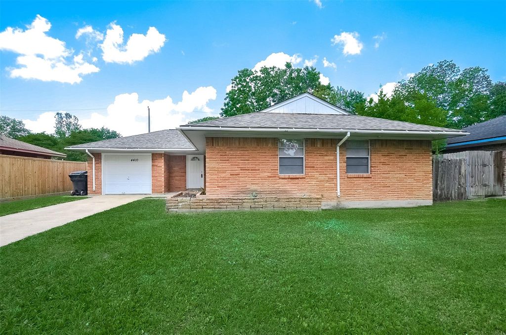 4410 Spellman Rd, Houston, TX 77035