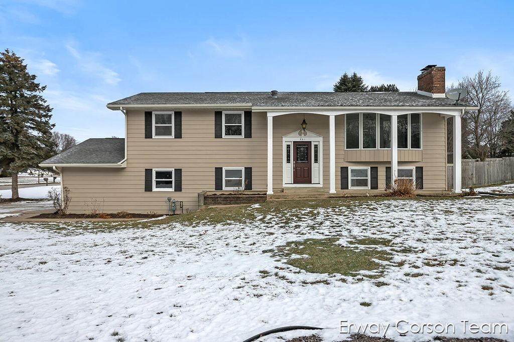 201 Easthill Dr, Battle Creek, MI 49014