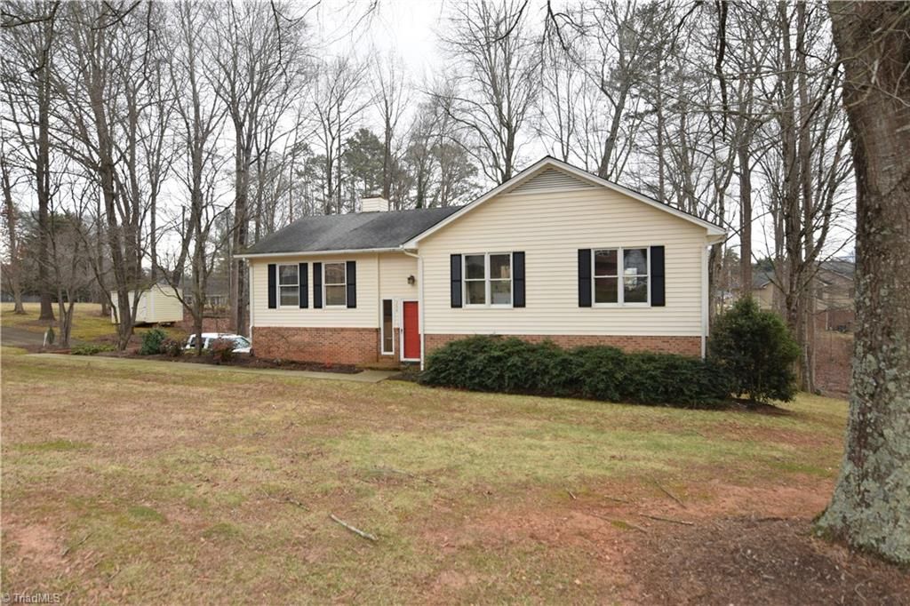 704 Old Barn Cir, Pilot Mountain, NC 27041 Trulia