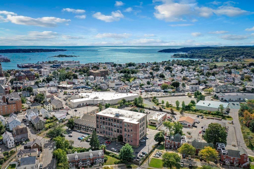 33 Maplewood Ave #110, Gloucester, MA 01930