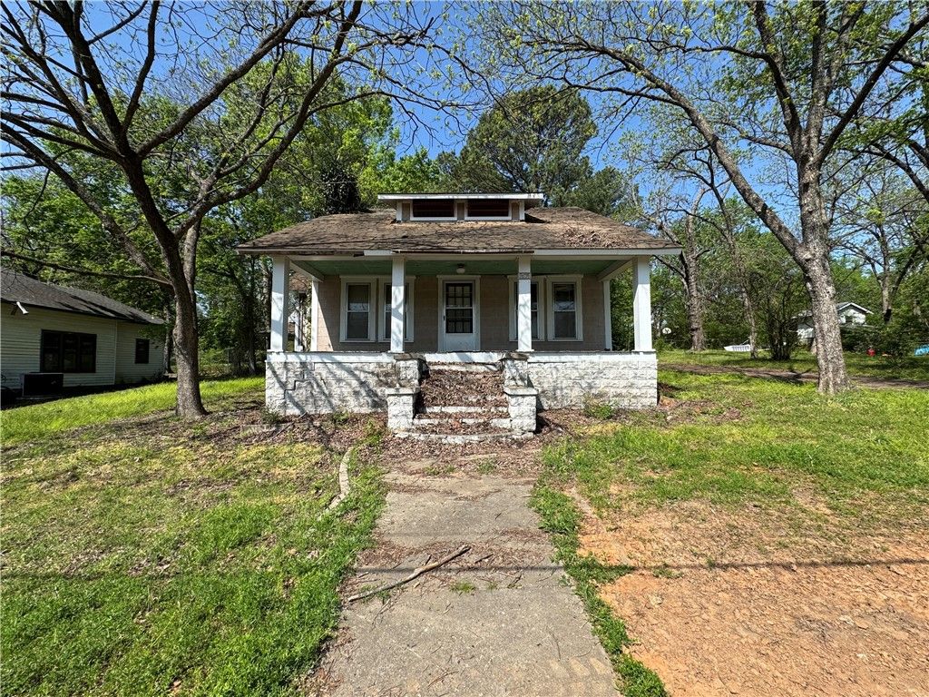 319 N  Brown St, Clarksville, AR 72830