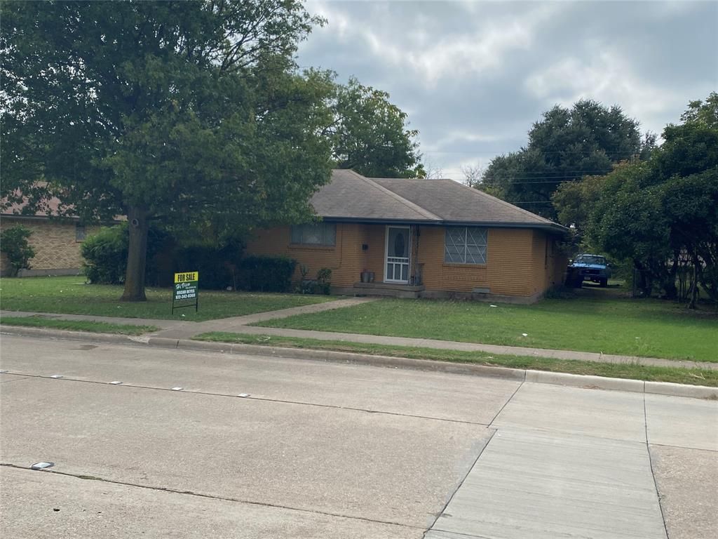 876 W Pleasant Run Rd, Lancaster, TX 75146 3 Bed, 2 Bath Single