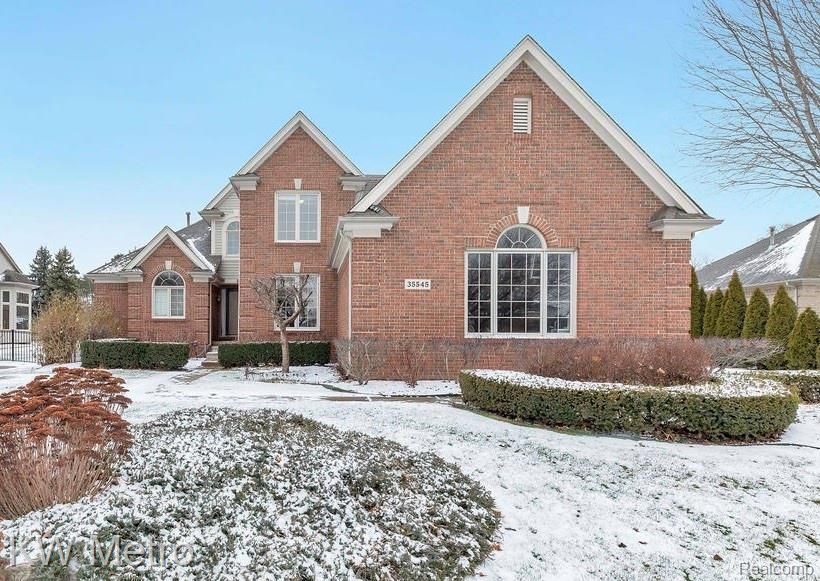 35545 Addison Dr, New Baltimore, MI - 4 Bed, 3 Bath Single-Family Home
