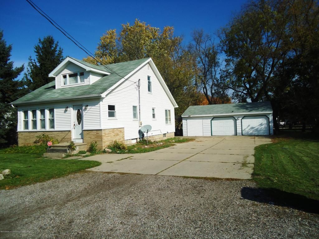 2020 Coolridge Rd, Holt, MI 48842
