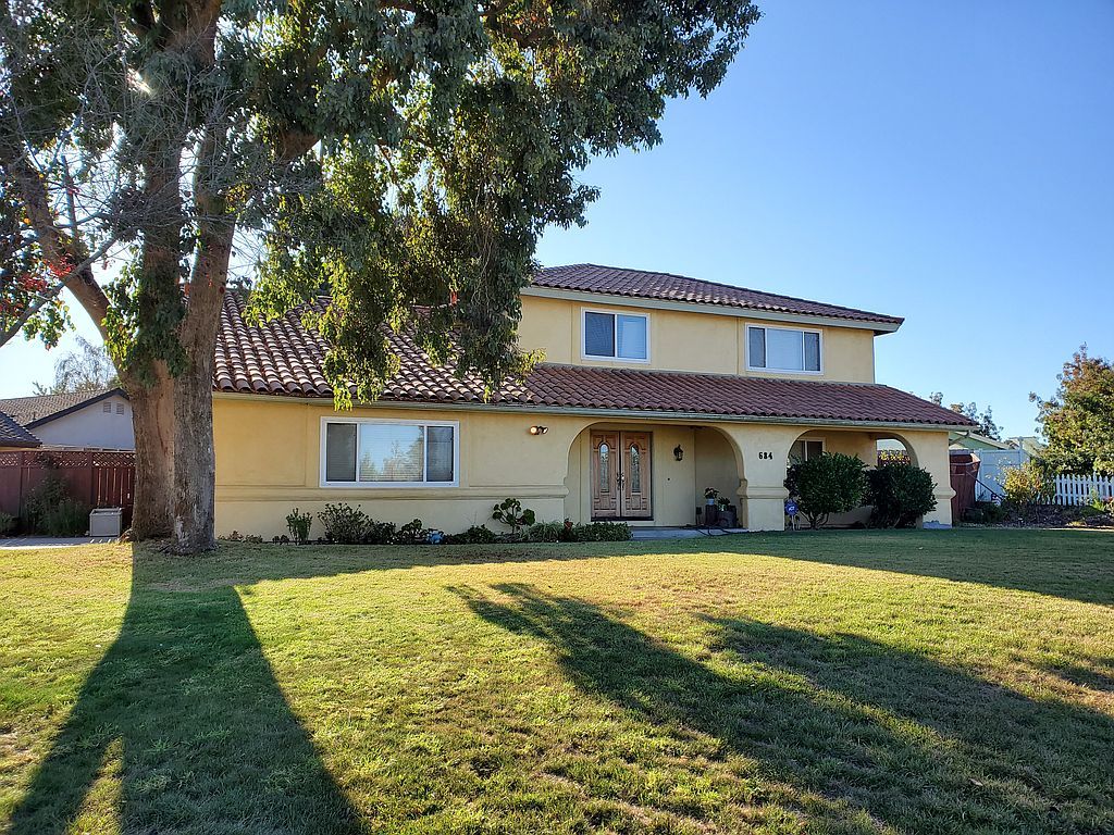 684 Clubhouse Dr, Santa Maria, CA 93455