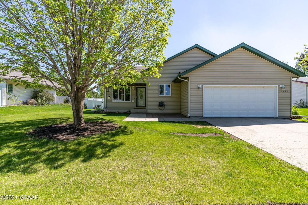 5081 W  Elm Ct, Grand Forks, ND 58203