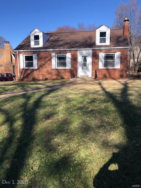 9001 Pallardy Ln, Saint Louis, MO 63114
