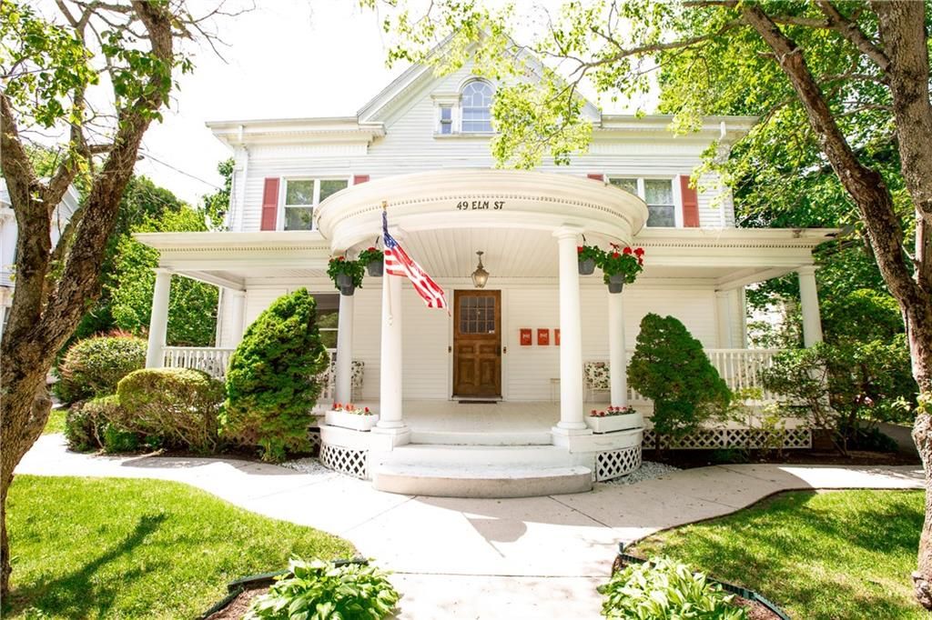 49 Elm St, Westerly, RI 3 Bed, 4 Bath MultiFamily Home 38 Photos