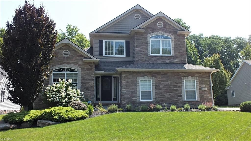 8355 Raleigh Pl, Painesville, OH 44077