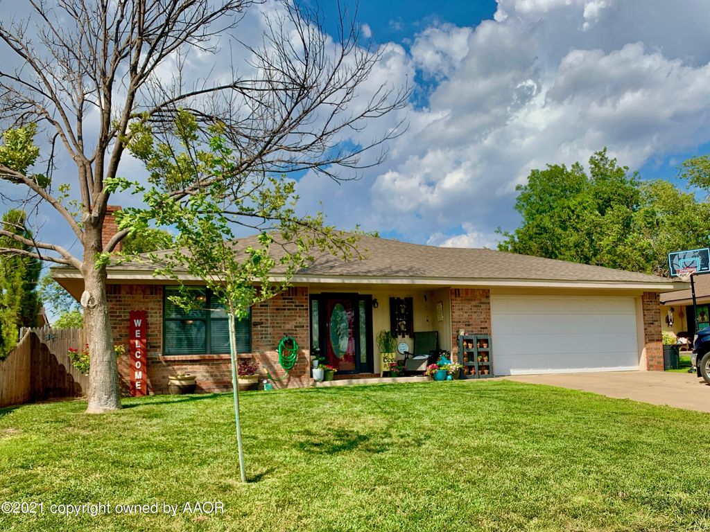 1805 Creekmere Dr, Canyon, TX 79015