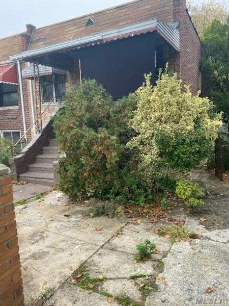135 E 46th St, Brooklyn, NY 11203