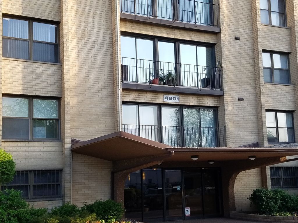 4601 W Touhy Ave #401, Lincolnwood, IL 60712