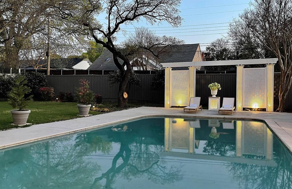 7218 Spring Valley Rd, Dallas, TX 75254
