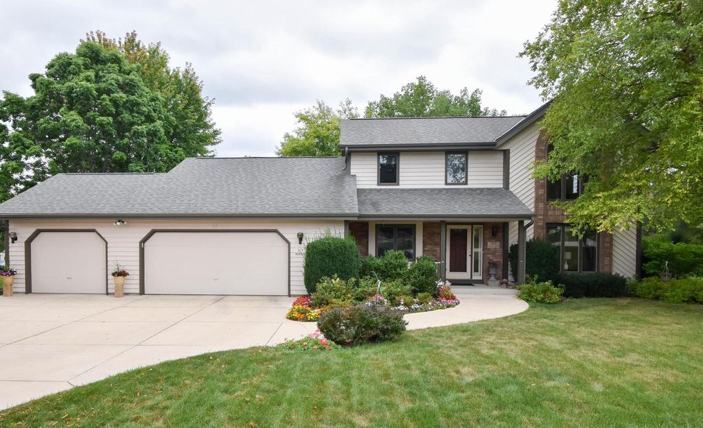 S78W20491 Monterey DRIVE, Muskego, WI 53150