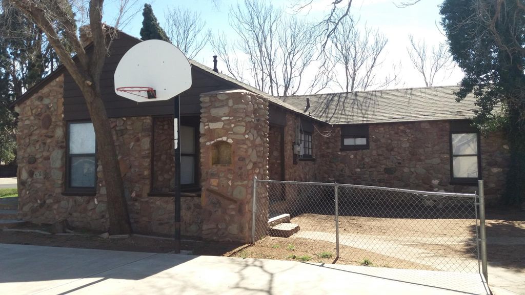 1215 N Sam Houston Ave, Odessa, TX 79761