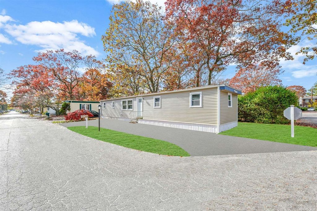 4 Sunflower Drive, Bohemia, NY 11716 Trulia