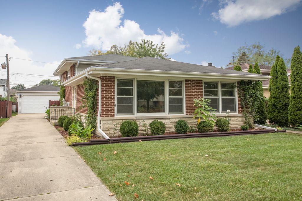 412 N Lincoln Ave, Park Ridge, IL 60068