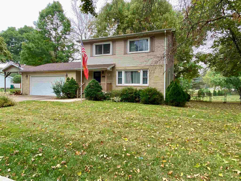 803 W McDonough St, Macomb, IL 61455
