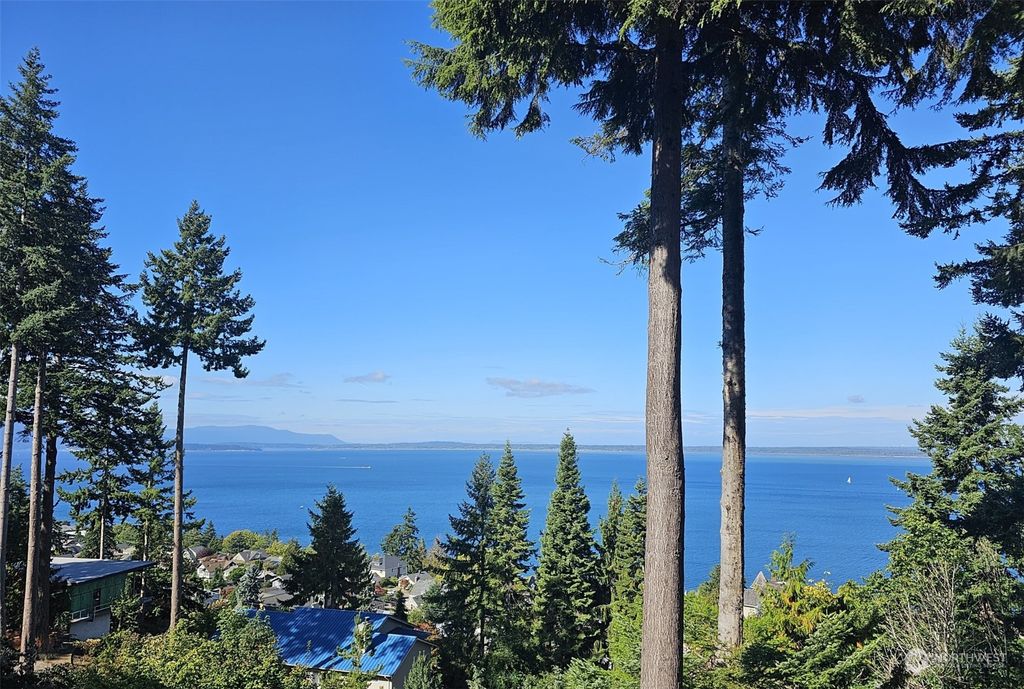 208 Morey Avenue, Bellingham, WA 98225