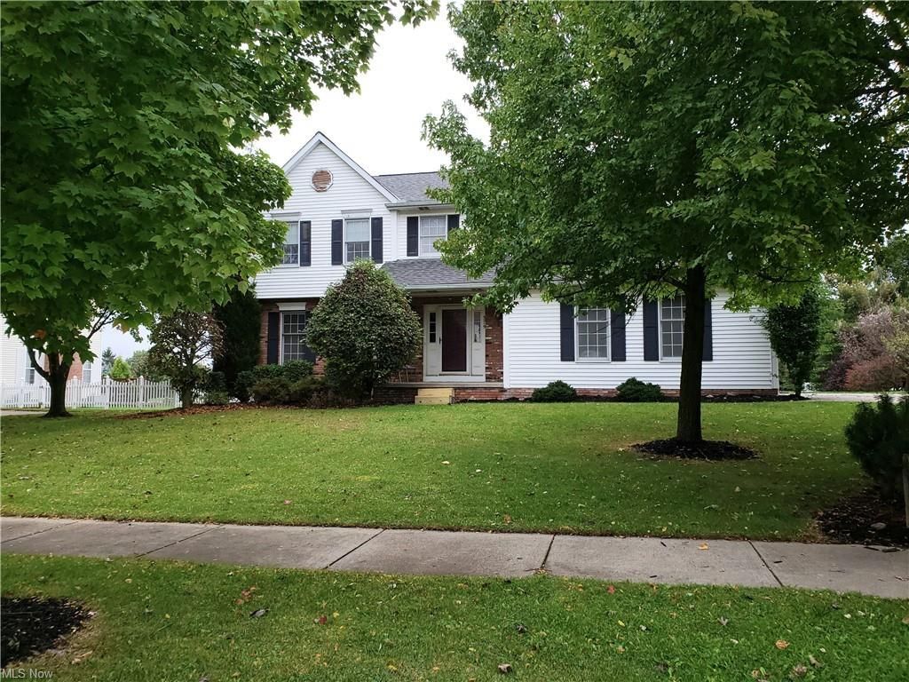 379 Summerhill Dr, Aurora, OH 44202