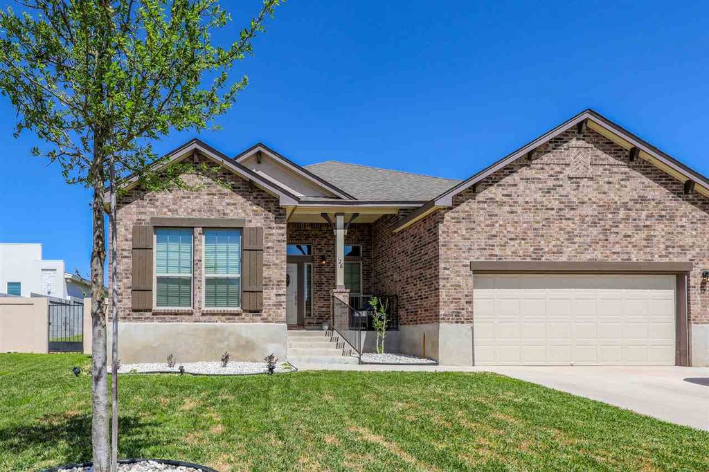 126 Cresta Dr, Laredo, TX 78045