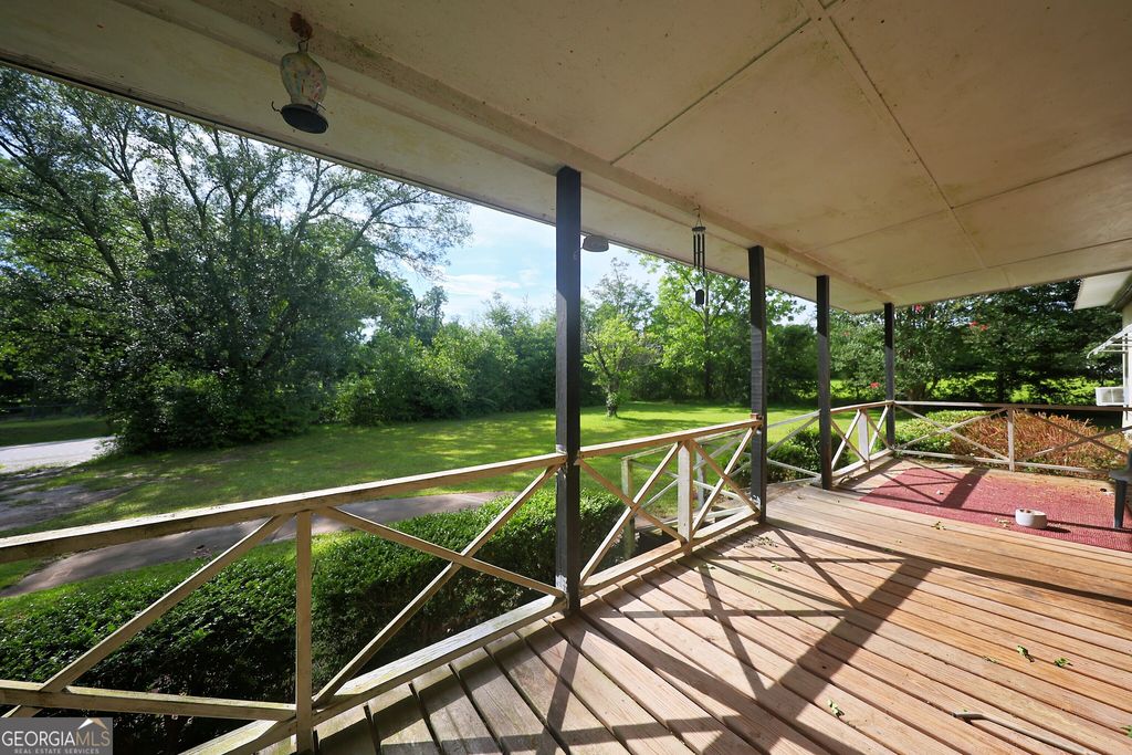 view 28th full size image of this home