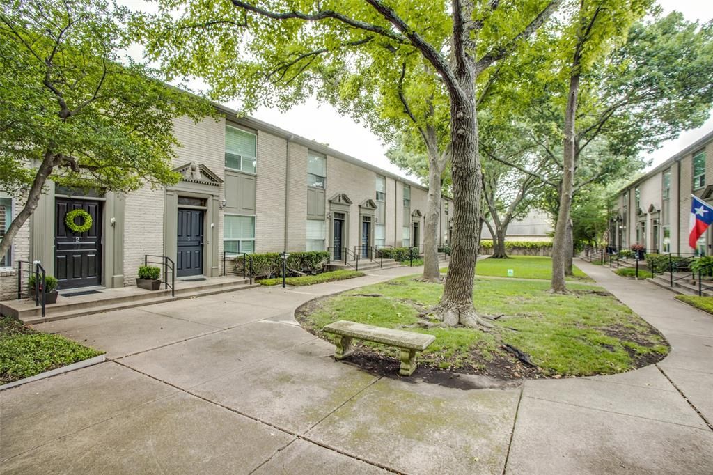 7430 W Northwest Hwy #2, Dallas, TX 75225