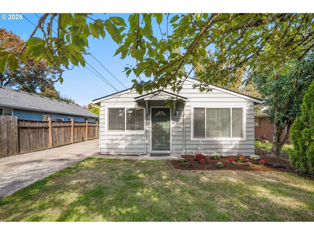 1107 SE Maple St, Hillsboro, OR 97123