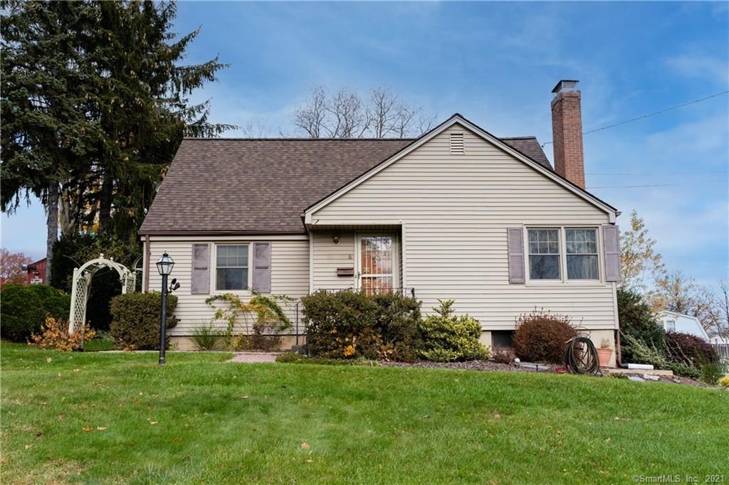 16 Cherry Hill Dr, Newington, CT 06111