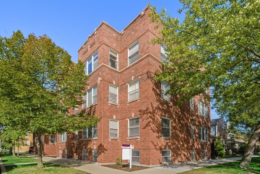 3102 W Belle Plaine Ave #G, Chicago, IL 60618