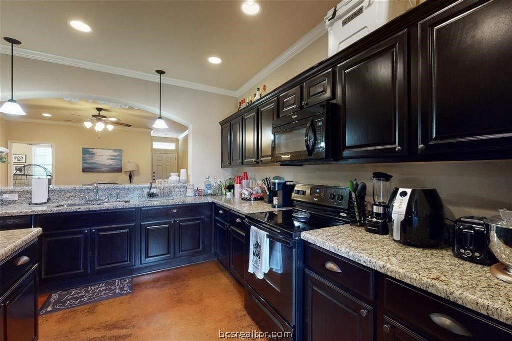 3325 Wakewell Ct, College Station, TX 77845