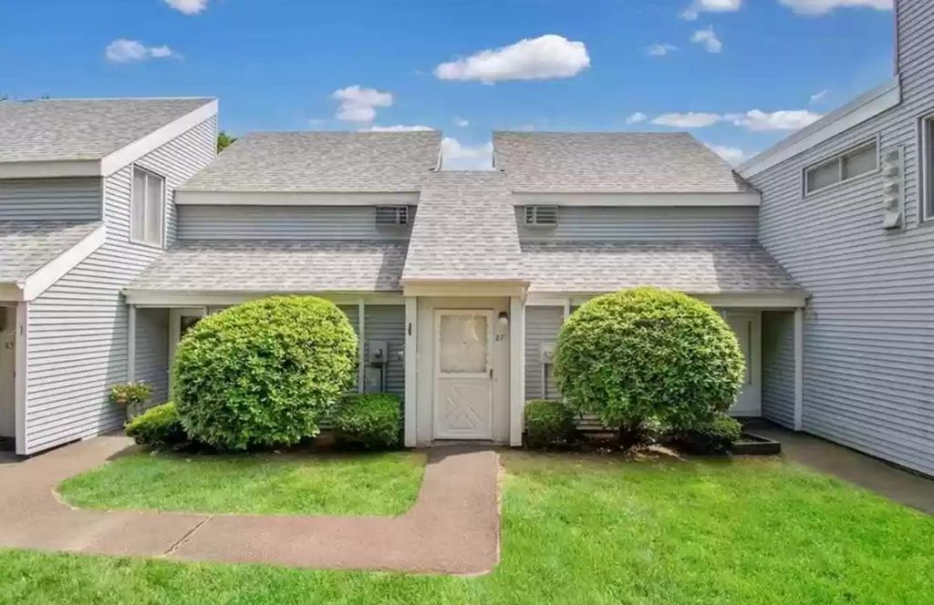 87 Cinnamon Spgs #87, South Windsor, CT 06074