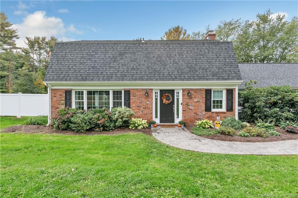 2 Lily Ln, Shelton, CT 06484