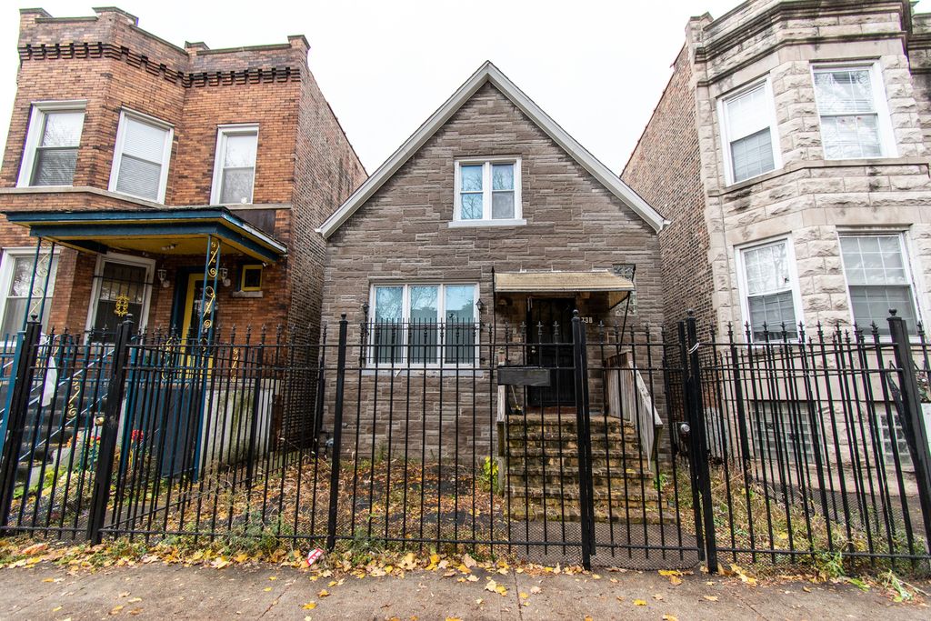 738 N Trumbull Ave, Chicago, IL 60624
