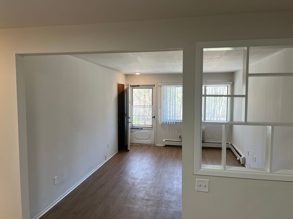 120 Manitou Ln #7, Lake Orion, MI 48362