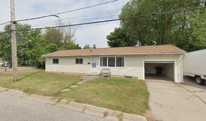 1403 Beech St, East Lansing, MI 48823