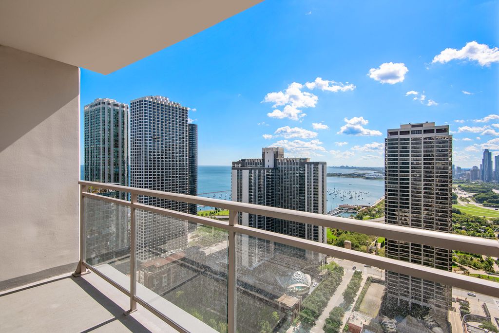 360 E South Water St, Chicago, IL 60601