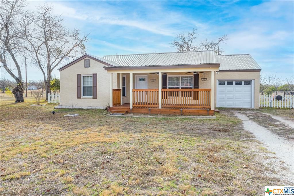 10041 E Highway 90, Kingsbury, TX 78638 3 Bed, 2 Bath SingleFamily