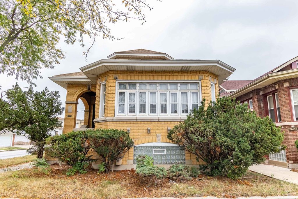 8258 S Aberdeen St, Chicago, IL 60620