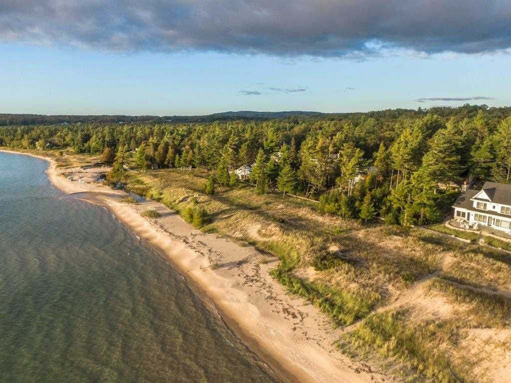 3087 Forest Ave, Harbor Springs, MI 49740 Trulia