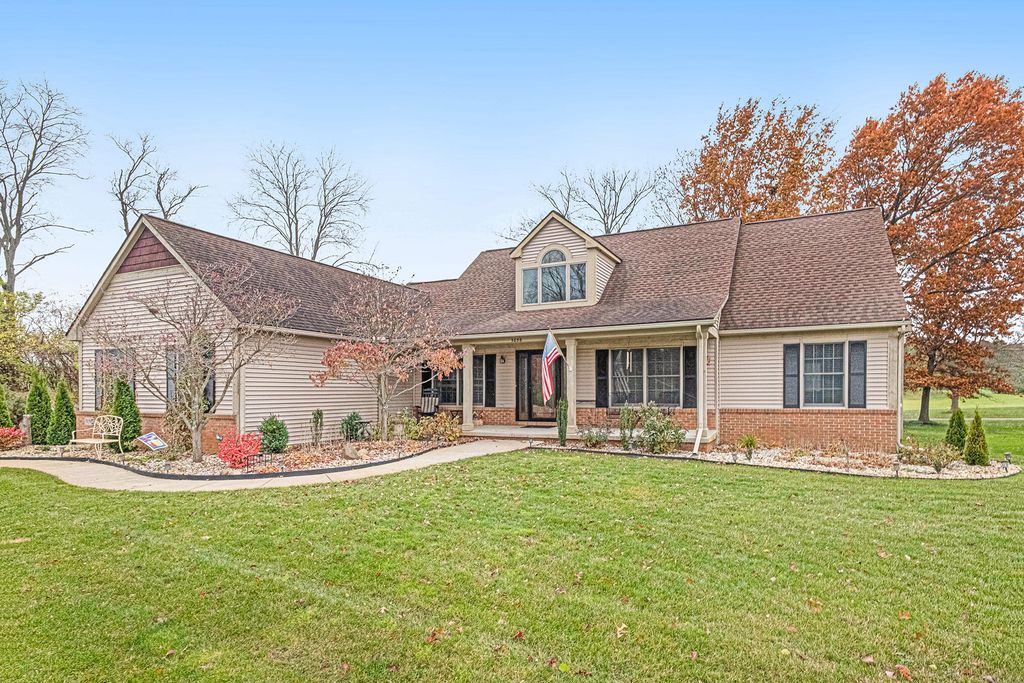 5056 Grande View Ln, Jackson, MI 49201