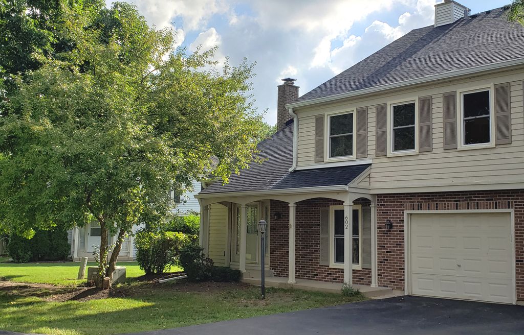 602 College Xing #31, Rolling Meadows, IL 60008