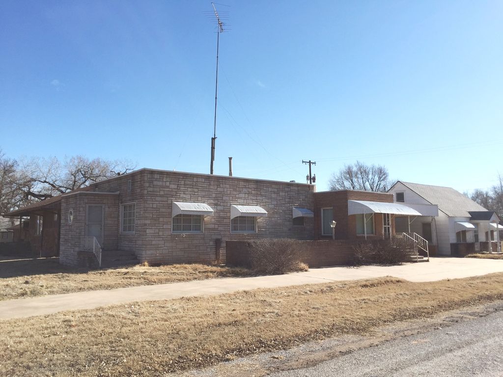 324 Broadway Ave, Aline, OK 73716