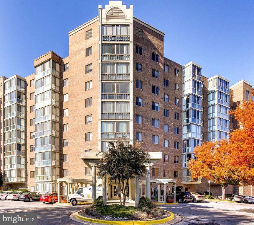 3005 S Leisure World Blvd #812, Silver Spring, MD 20906