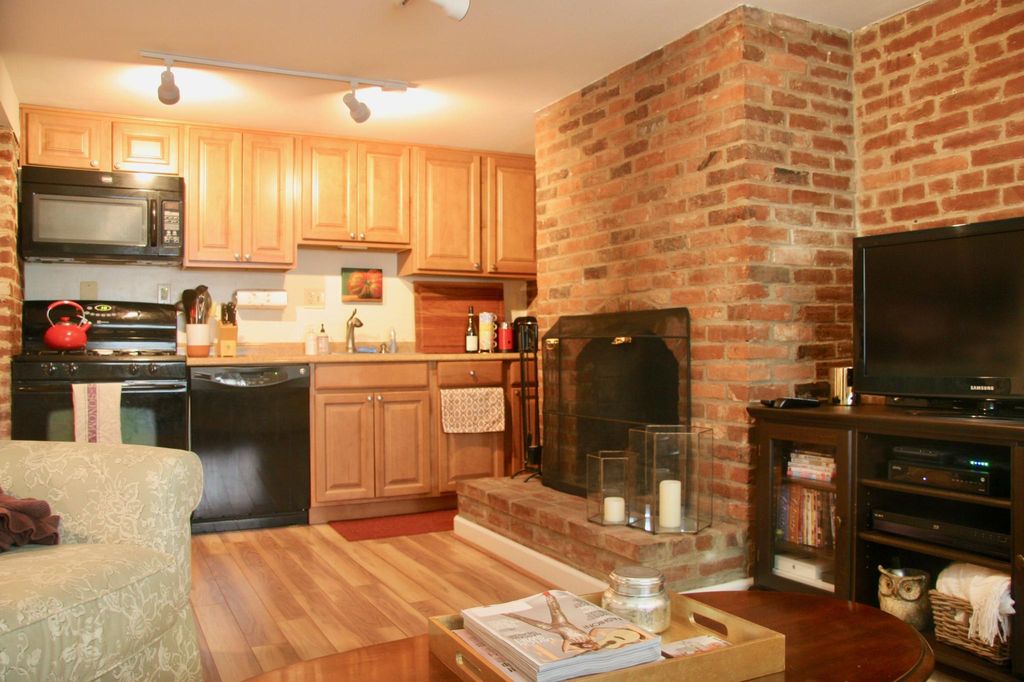 508 A St NE #BASEMENT, Washington, DC 20002