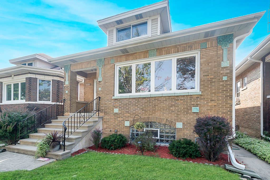 2934 N 77th Ave, Elmwood Park, IL 60707