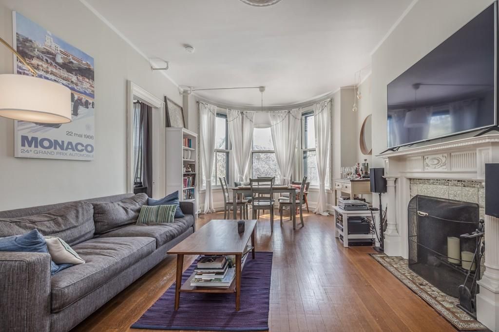 377 Commonwealth Ave #5, Boston, MA 02115
